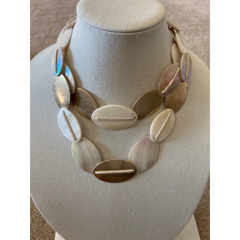 Statement Shell Necklace - Picture 1 of 5